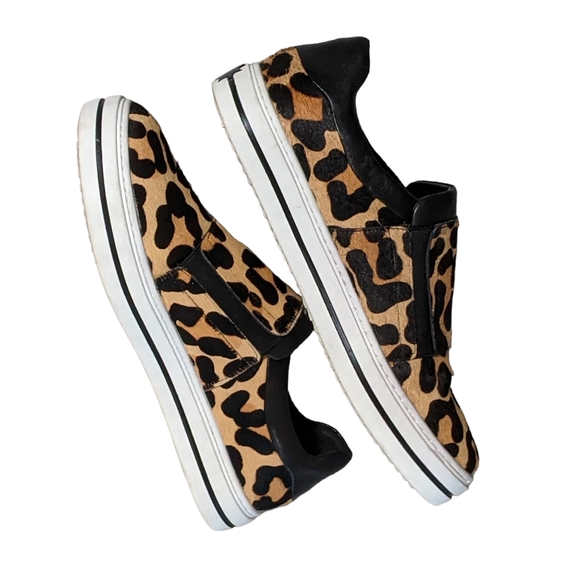 Vaneli Sport calf hair leopard print fashion sneaker size zipper slip on… - Picture 3 of 10